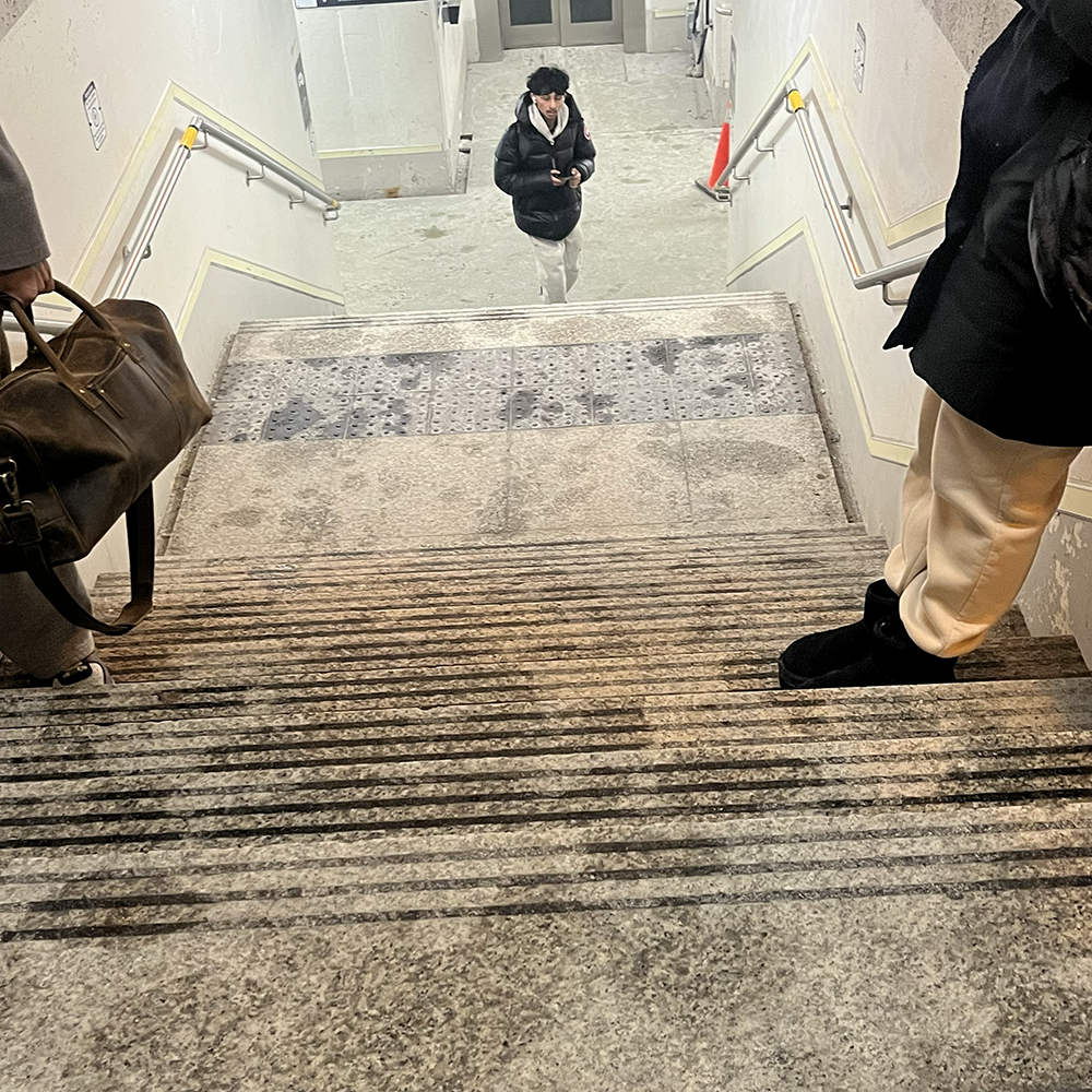 Sound of waiting a train