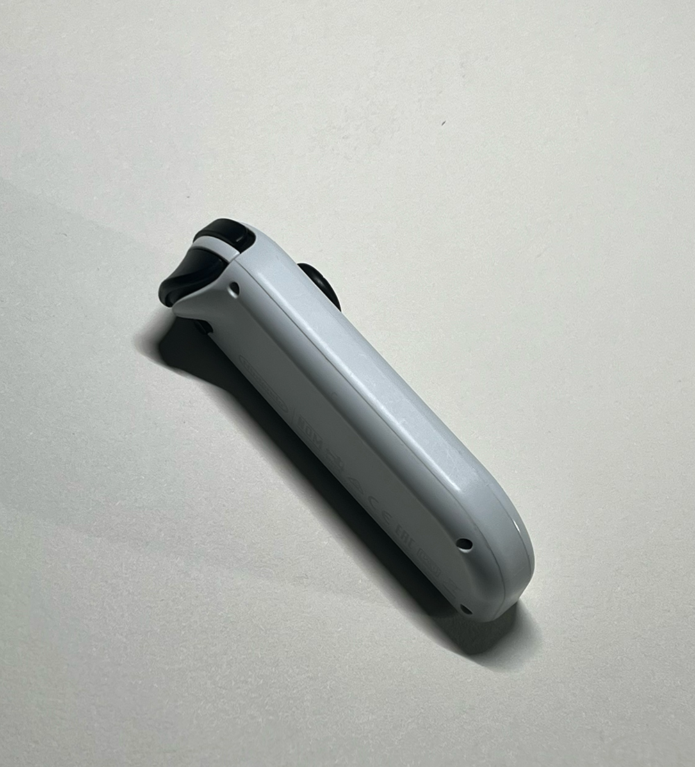 The side of Joy Con (left)