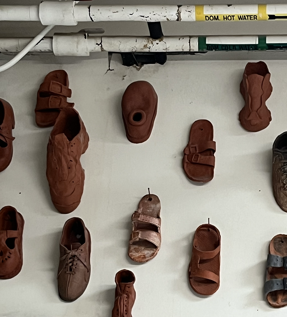 Ceramicsis is usually smooth and hard, often used when making bowls, plates, or cups.