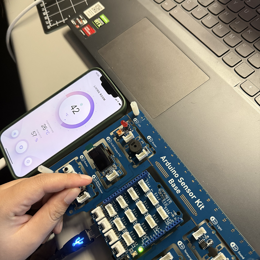 Another ProtoPie file that we have tested by connecting this using Arduino connection, and we can spin the button to change the number shown on screen.